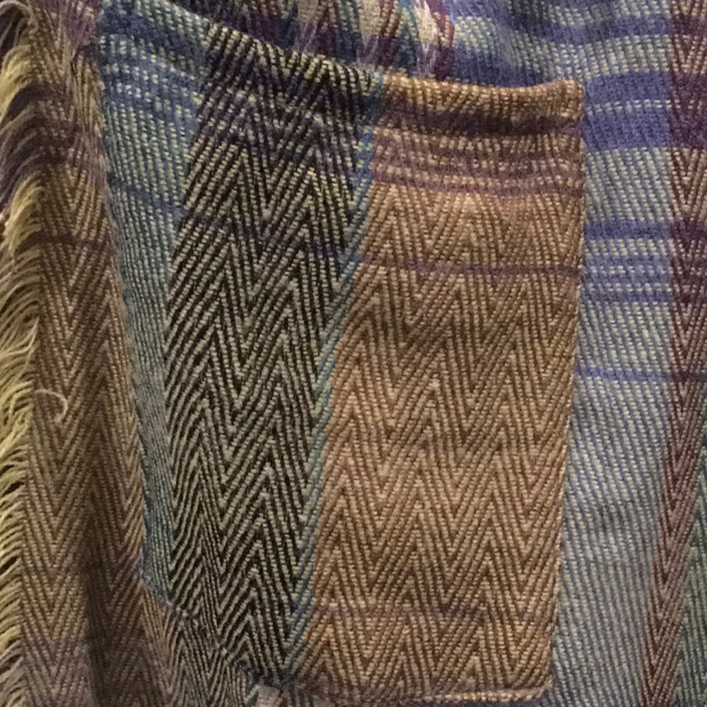 Plaid poncho/wrap - Picture 3 of 7
